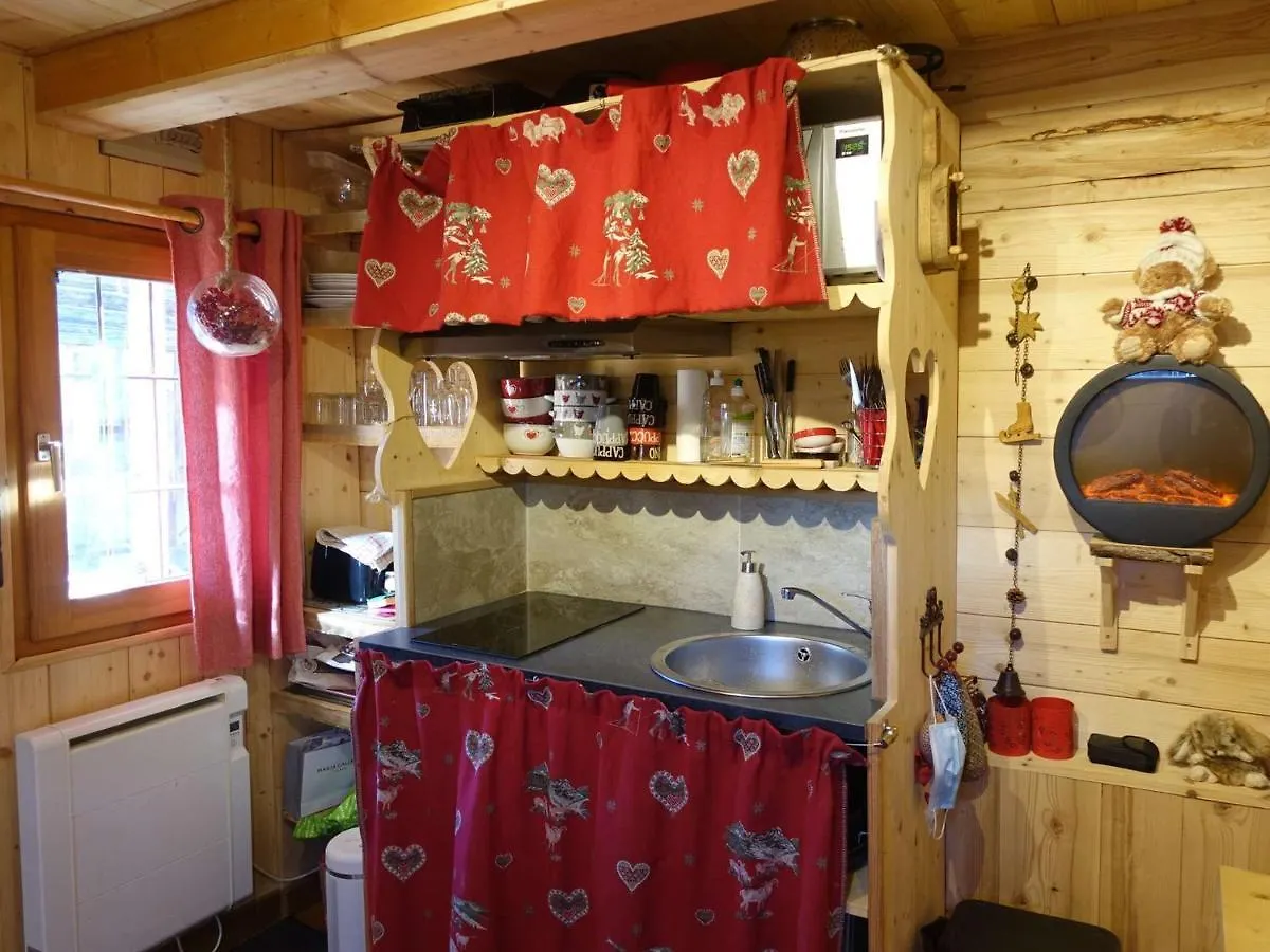 Chalet Charmant Mazot Savoyard A Hauteluce: Ideal Pour Couple, Proche Commerces Et Ski, Bien Equipe - Fr-1-342-263