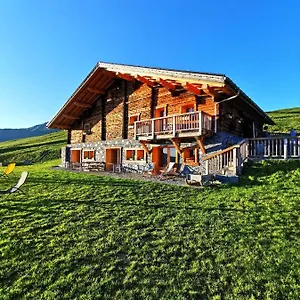 Couette-café Et Tables D'hôtes Le Choton à Nono - Col Du Joly Beaufortain, Hauteluce