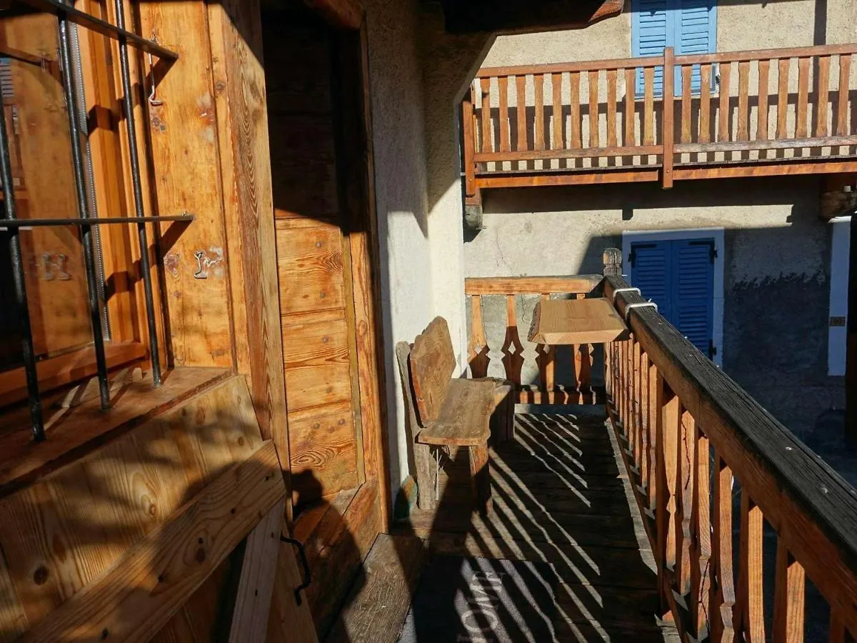 Charmant Mazot Savoyard A Hauteluce: Ideal Pour Couple, Proche Commerces Et Ski, Bien Equipe - Fr-1-342-263 Chalet